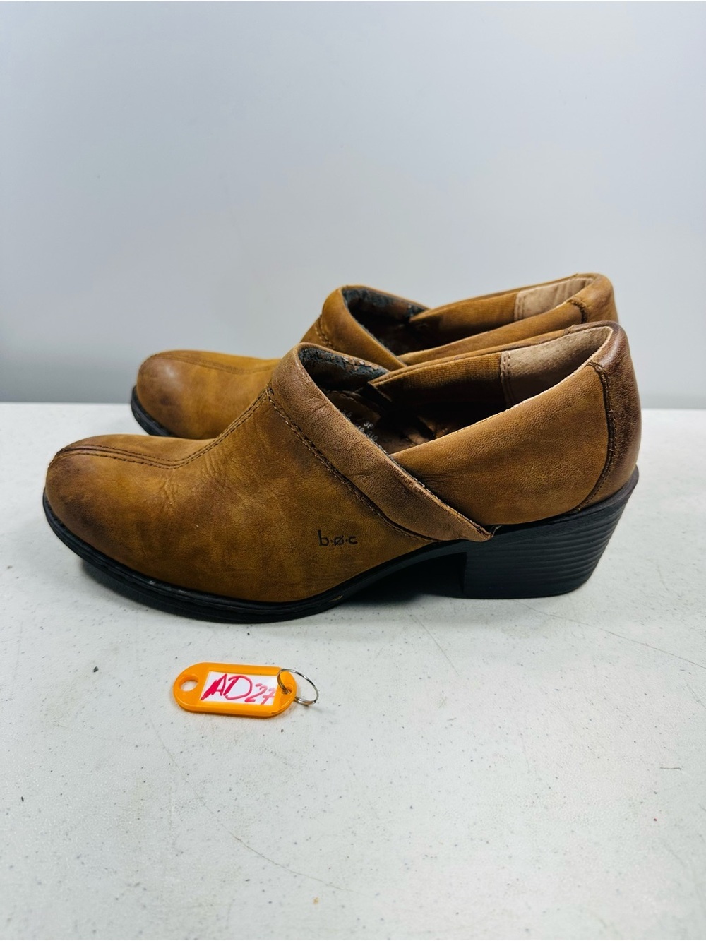 b.o.c. Women's Tan Slip-On Low Heel Shoe size 7,5